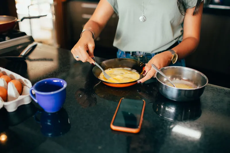 What Happens When You Cook a Recipe Before Reading What Everyone Thinks of It